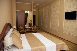Отель Гостиница Диоскурия Сухум Улучшенный двухместный номер с 1 кроватью-2